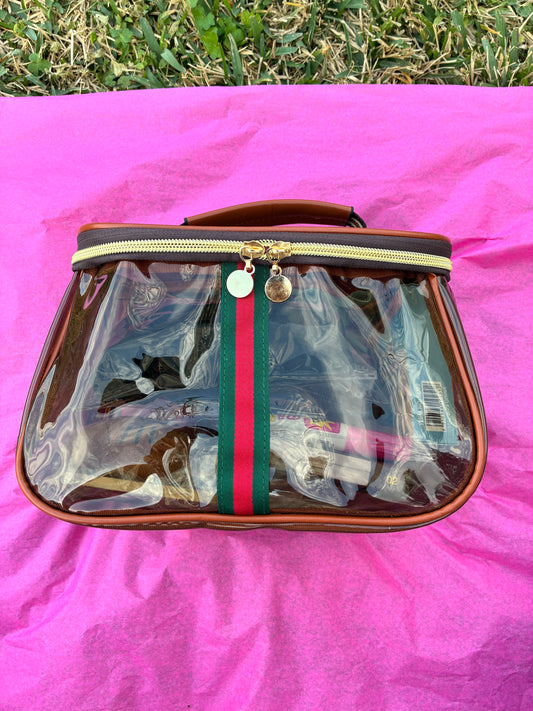 Cosmetiquera con maquillaje