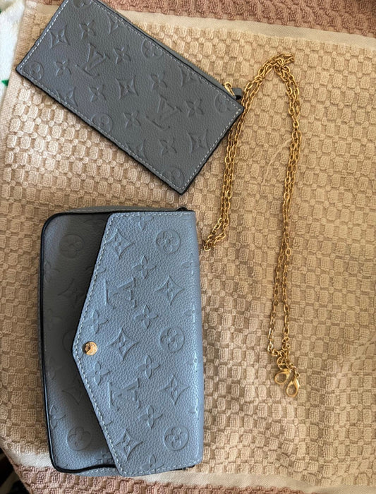Cartera LV